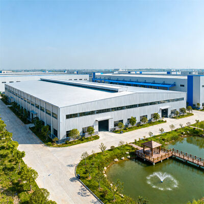 Durable PEB Steel Structure Pre-Engineered Building with Wind Load Up to 300 km/h Hot-dip Galvanization and Bolted or Welded Connection