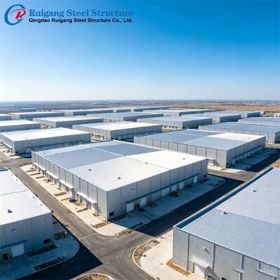 Entrepôt de structure en acier préfabriqué adapté à l'esthétique et à la fonctionnalité modernes